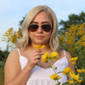 Meet your Posher, Cynthia